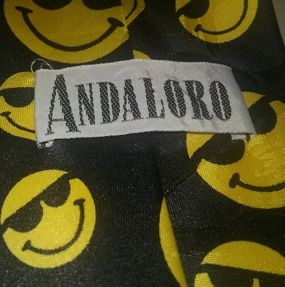 Smiley Face Tie - Picture 3 of 4